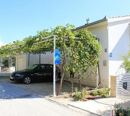 In With Sea View, Balcony, Air Conditioning, Wi-fi Apartment Pisak